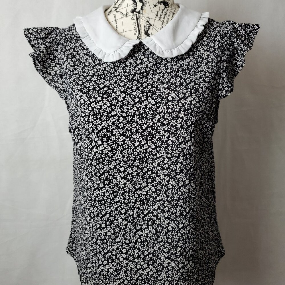 Monteau Ruffled Cappd Sleeve Black & Cream Floral Woven Top - Large